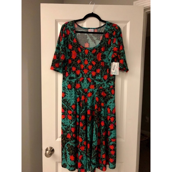 BNWT Lularoe Nicole dress, floral / Size: 2XL - Picture 1 of 3